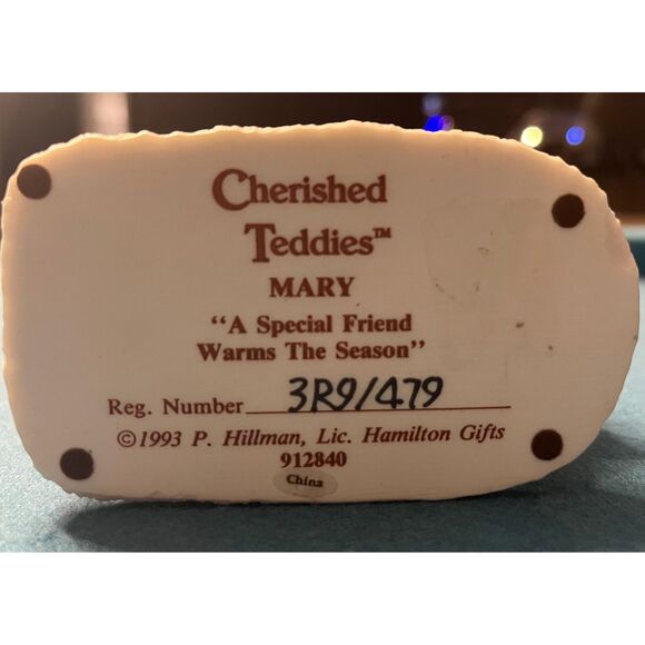 Vintage Cherished Teddies (1993) "Mary, a special friend warms the season" colle - Picture 3 of 8